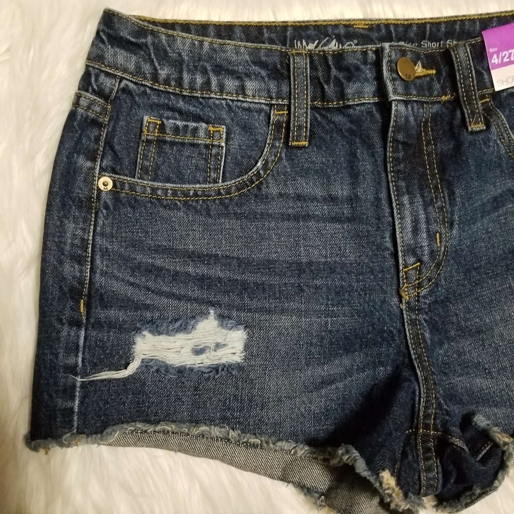 MOSSIMO Short Denim High Rise, with Ripped. - Picture 2 of 11